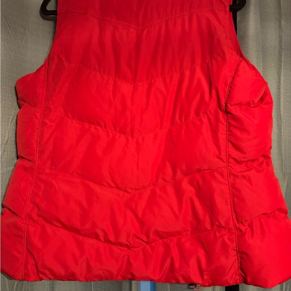 Banana Republic red outdoor vest. Size m - Picture 5 of 6